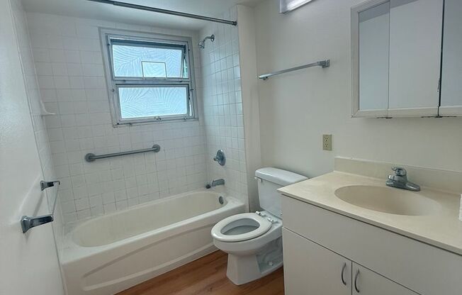 2 beds, 1 bath, $2,700, Unit UNIT 603