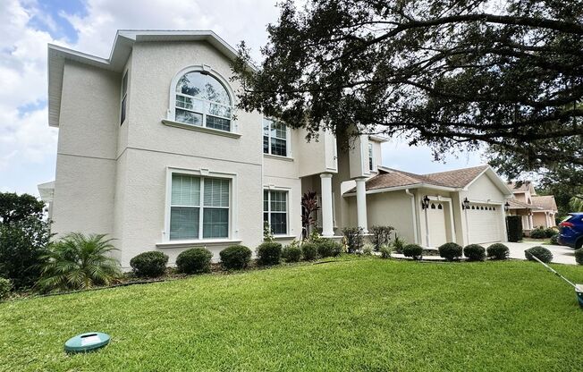 St. Cloud 4 Bedroom, 4 Bathroom Pool Home with Lake View