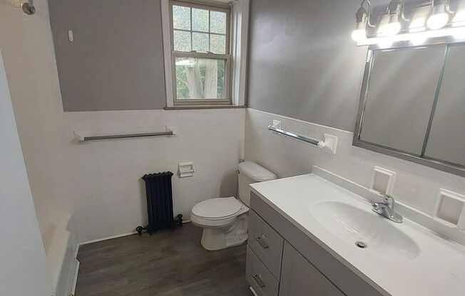 3 beds, 2 baths, 1,400 sqft, $1,500, Unit 222-16