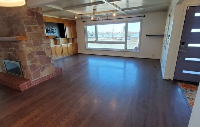Sweeping River Views from Stylish 2bd/2ba Home with Pool