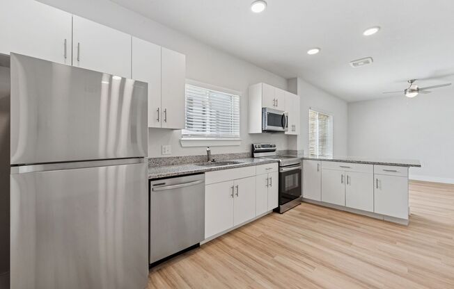 2 beds, 1 bath, 944 sqft, $1,469, Unit 332