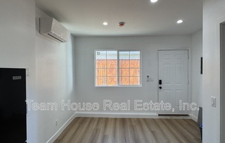 7009 COMANCHE AVE