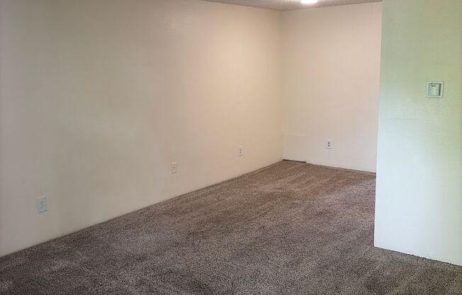 1 bed, 1 bath, 560 sqft, $850, Unit F-308