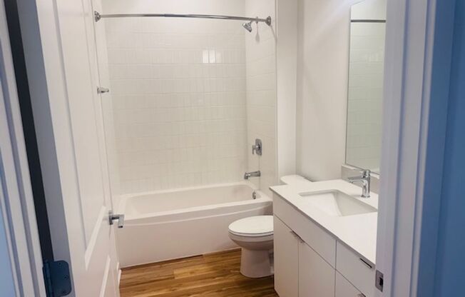 2 beds, 2 baths, 1,010 sqft, $2,660, Unit 4800 157th Street - 419