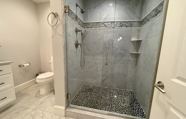 3 beds, 2 baths, 1,477 sqft, $5,200, Unit 3