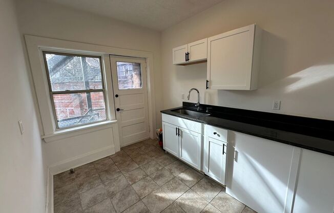 1 bed, 1 bath, 800 sqft, $950, Unit Unit 321