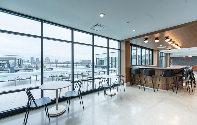 4th & 5th Rooftop Pool and lounge