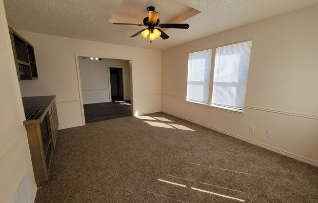 2 beds, 1 bath, 1,078 sqft, $1,050, Unit 1814 Ash