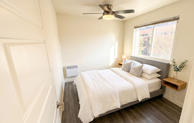 3 beds, 1 bath, $2,895, Unit R-412