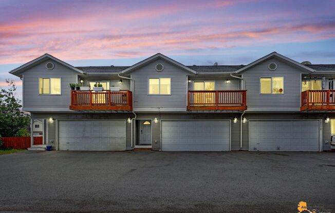 Modern 4-Bedroom Townhome in Desirable South Anchorage