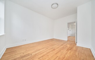 1 bed, 1 bath, $2,850, Unit 4D