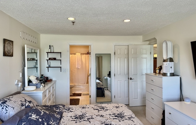 2 beds, 2 baths, 1,206 sqft, $3,000, Unit 402