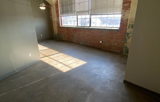 1 bed, 1 bath, 885 sqft, $850, Unit 520