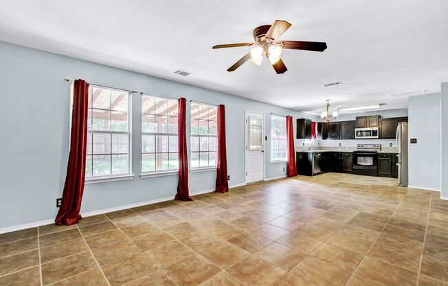 Spacious Northwest Home on Cul-de-Sac with Private Yard