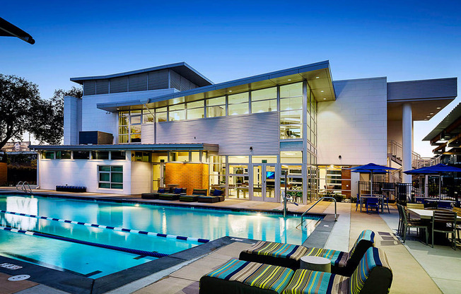 Capitol Yard Apartments_ West Sacramento CA_Sparkling Relaxation Pool & Spa