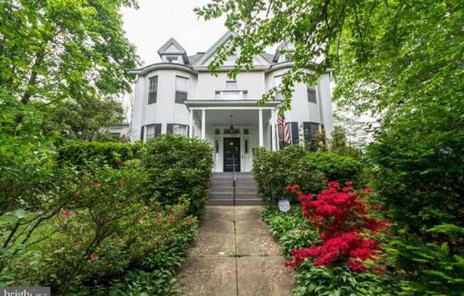 720 Gladstone Avenue - Roland Park