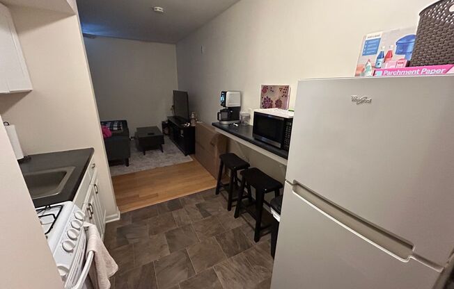 Studio, 1 bath, $825, Unit 104