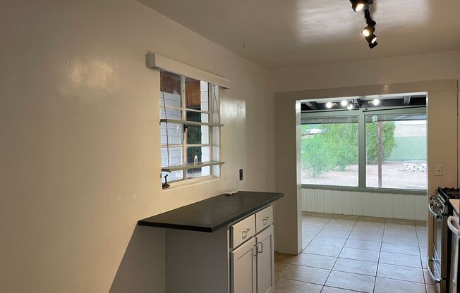 2 beds, 1 bath, $1,575