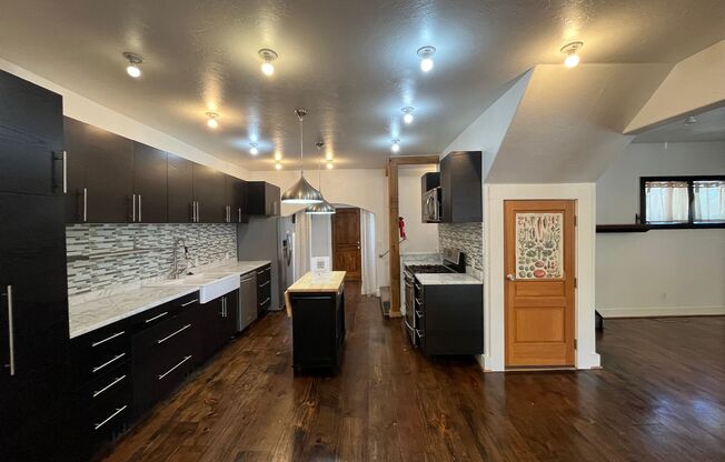 3 beds, 2 baths, $2,200