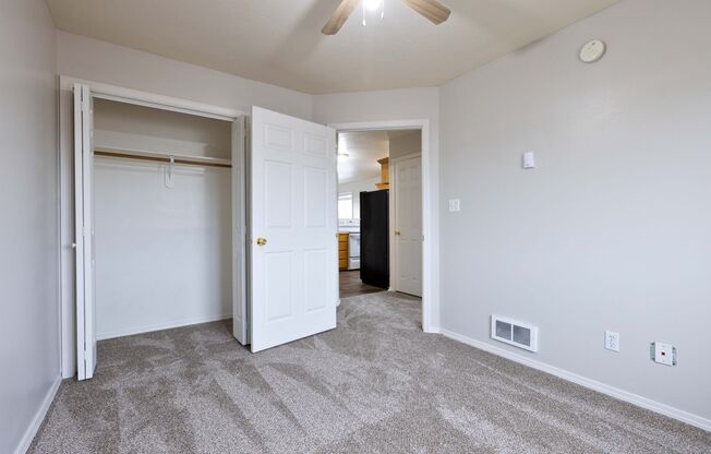 2 beds, 1 bath, 880 sqft, $995, Unit #3