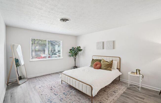 3 beds, 2 baths, 1,275 sqft, $1,749, Unit 12G