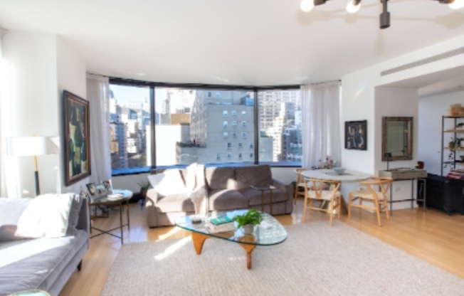 1 bed, 1.5 baths, 1,147 sqft, $7,000, Unit 14D