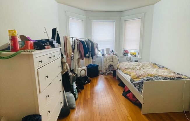 2 beds, 1 bath, 617 sqft, $2,575, Unit 38