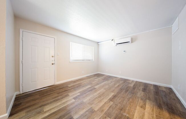 Studio, 1 bath, 450 sqft, $599, Unit 180-J