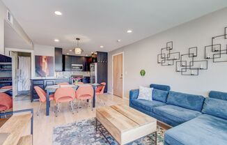 2 beds, 1 bath, $2,200