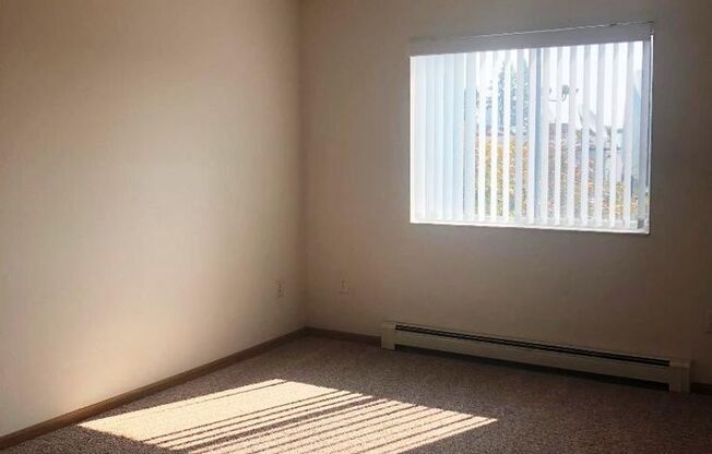 2 beds, 1 bath, 1,000 sqft, $910, Unit 116