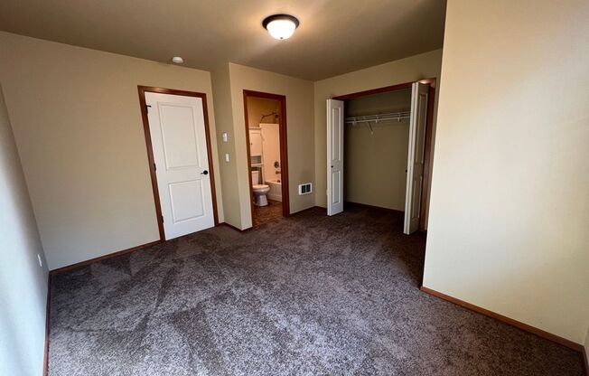 2 beds, 2.5 baths, $1,900