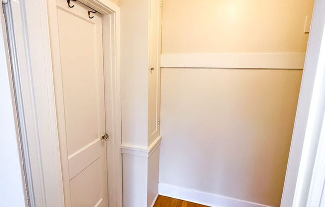Studio, 1 bath, 365 sqft, $1,195, Unit 209