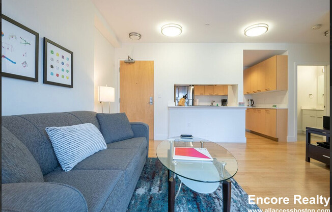 1085 BOYLSTON ST