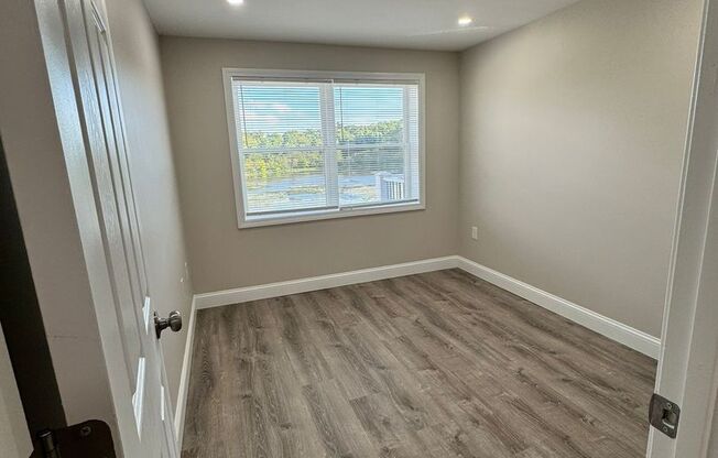 2 beds, 1 bath, 680 sqft, $2,500, Unit 21-33