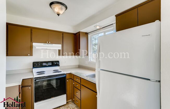 3 beds, 1.5 baths, 1,000 sqft, $1,645, Unit C