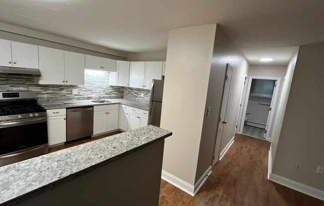 2 beds, 1 bath, $1,925, Unit 99-C