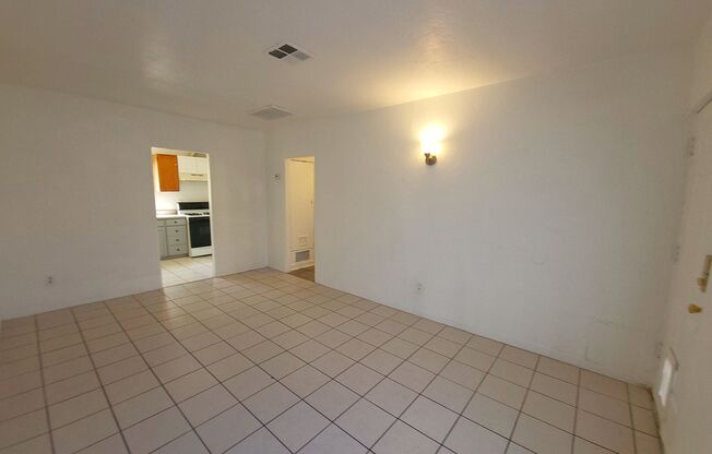 2 beds, 1 bath, $1,150