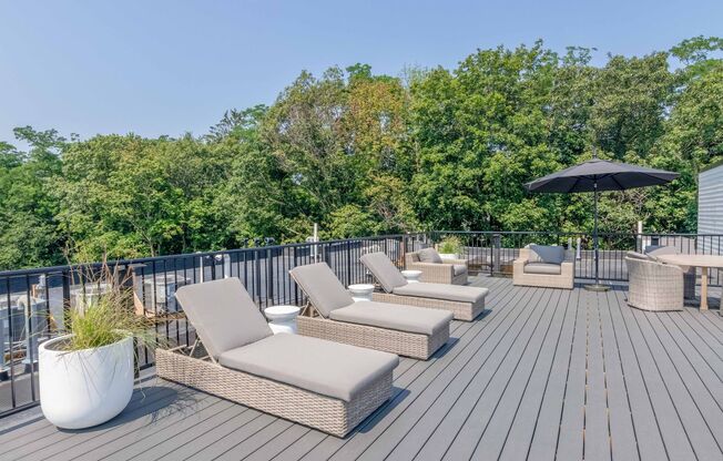 1 bed, 1 bath, 728 sqft, $2,500, Unit 70-403