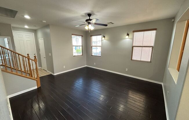 Beautiful 4Bed/3Bath/2Car home located between Summerlin/Providence area