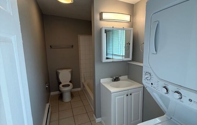 2 beds, 1 bath, 750 sqft, $1,900, Unit Unit #21