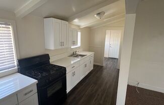 2 beds, 1 bath, $1,325