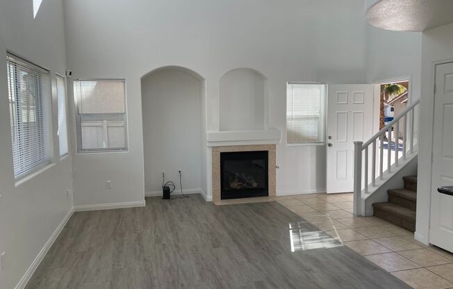 Cozy 3 Bedroom Home With Huge Bark Yard