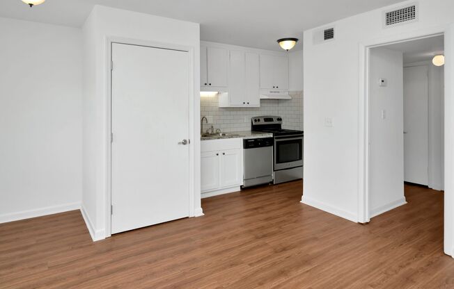 1 bed, 1 bath, 453 sqft, $944, Unit E1