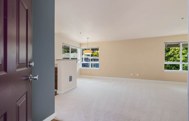 Top Floor 1 Bedroom Condo in Great Location