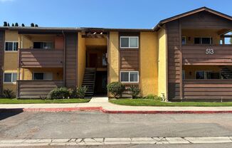 Charming 2 bedroom 2 bathroom Condo in Oceanside!