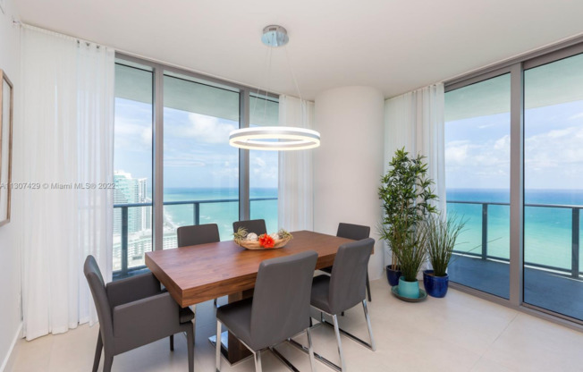 Season Rent at Hyde Beach 2/2