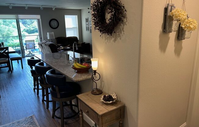 2 beds, 2 baths, 1,298 sqft, $2,400, Unit 323