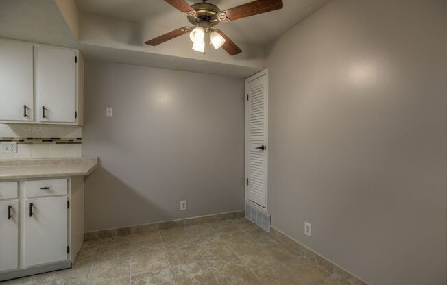 1 bed, 1 bath, 720 sqft, $925, Unit 18