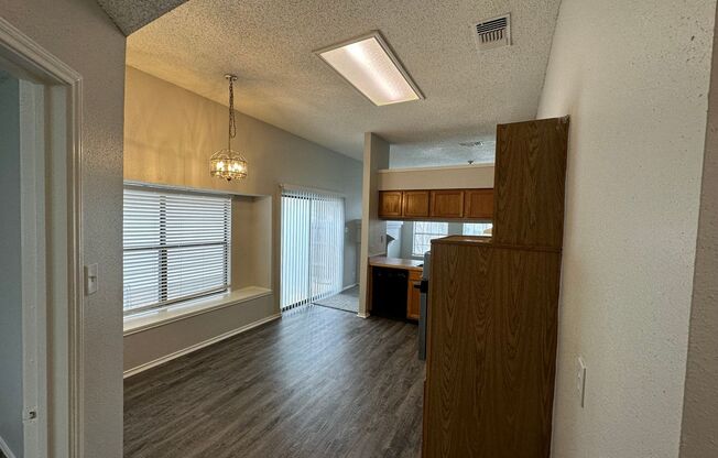 CUTE 3 BEDROOM 2 BATH IN NORTHSIDE ISD