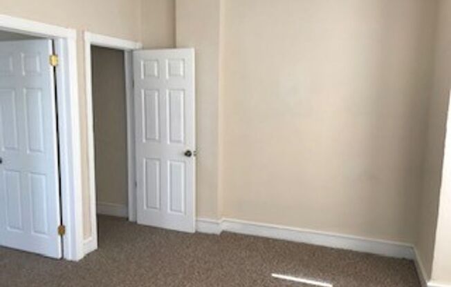 2 beds, 1 bath, 950 sqft, $1,095, Unit 2nd Floor